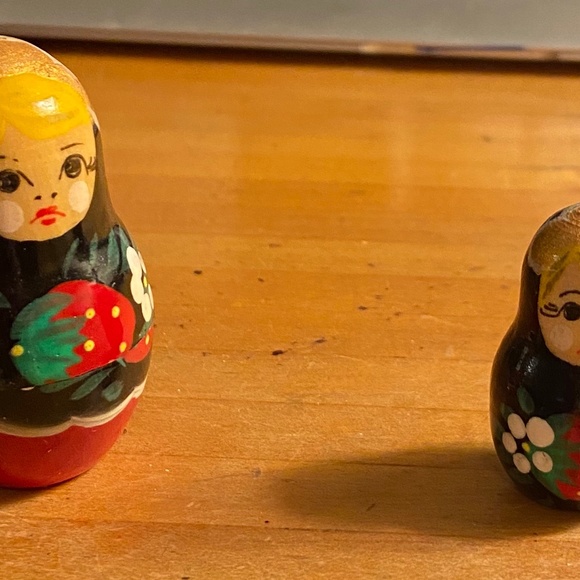 Russian Matroyshas (nesting dolls) - Picture 3 of 3